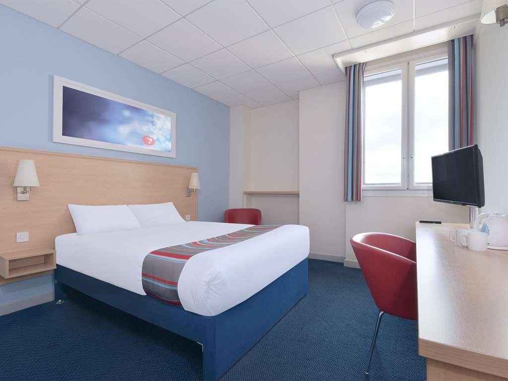 Travelodge Barnsley Szoba fotó