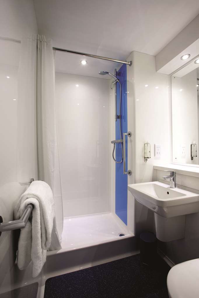 Travelodge Barnsley Szoba fotó